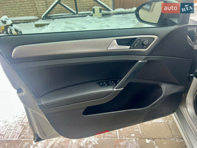 Серый Фольксваген Гольф, объемом двигателя 2 л и пробегом 209 тыс. км за 13333 $, фото 23 на Automoto.ua