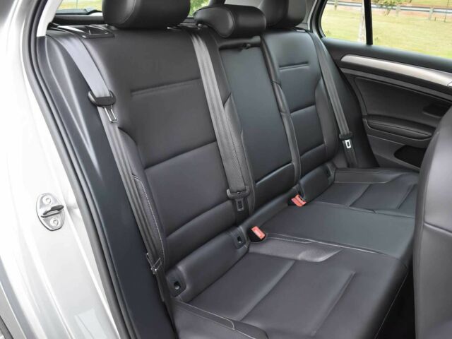 Серый Фольксваген Гольф, объемом двигателя 1.8 л и пробегом 70 тыс. км за 2200 $, фото 10 на Automoto.ua