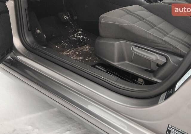 Сірий Фольксваген Гольф, об'ємом двигуна 1.97 л та пробігом 264 тис. км за 13500 $, фото 19 на Automoto.ua