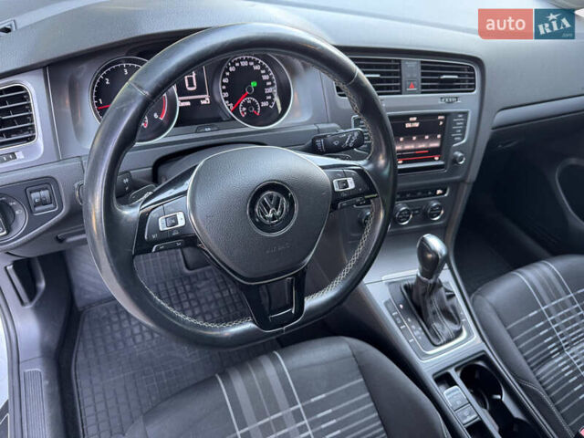 Серый Фольксваген Гольф, объемом двигателя 1.6 л и пробегом 130 тыс. км за 15100 $, фото 18 на Automoto.ua