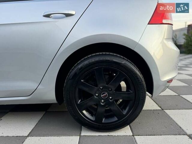 Серый Фольксваген Гольф, объемом двигателя 1.6 л и пробегом 262 тыс. км за 11300 $, фото 14 на Automoto.ua