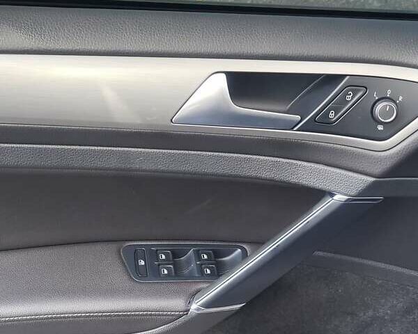 Фольксваген Гольф 2015 в Прилуках на Automoto.ua Серый Фольксваген Гольф, объемом двигателя 1.6 л и пробегом 271 тыс. км за 11300 $, фото 2 на Automoto.ua