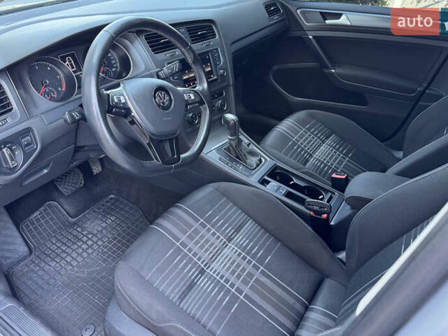 Серый Фольксваген Гольф, объемом двигателя 1.6 л и пробегом 130 тыс. км за 15100 $, фото 17 на Automoto.ua