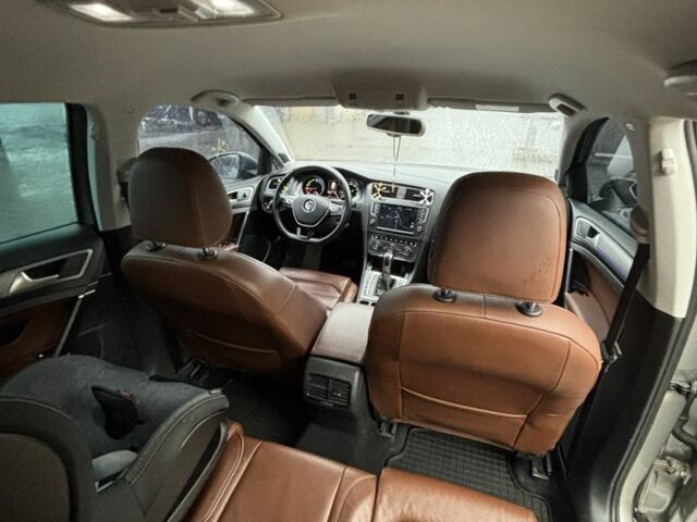 Серый Фольксваген Гольф, объемом двигателя 0 л и пробегом 129 тыс. км за 10300 $, фото 7 на Automoto.ua