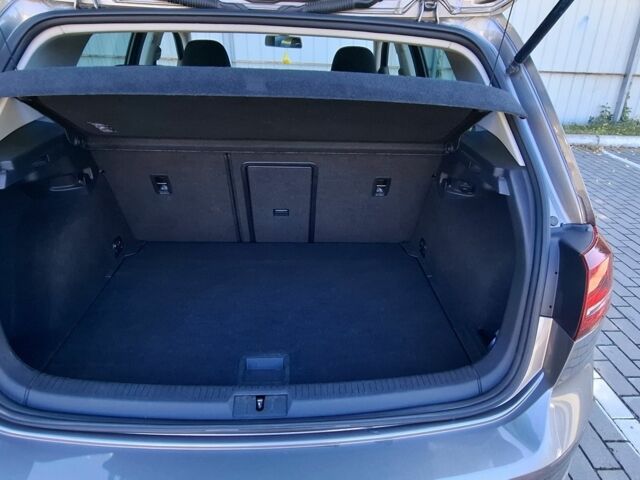 Серый Фольксваген Гольф, объемом двигателя 0 л и пробегом 166 тыс. км за 7400 $, фото 1 на Automoto.ua