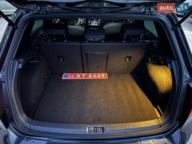 Серый Фольксваген Гольф, объемом двигателя 1.4 л и пробегом 228 тыс. км за 13750 $, фото 37 на Automoto.ua