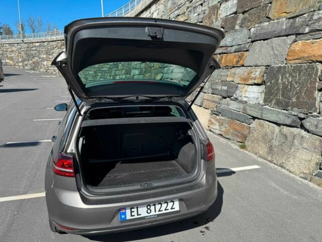 Серый Фольксваген Гольф, объемом двигателя 0 л и пробегом 100 тыс. км за 9200 $, фото 4 на Automoto.ua