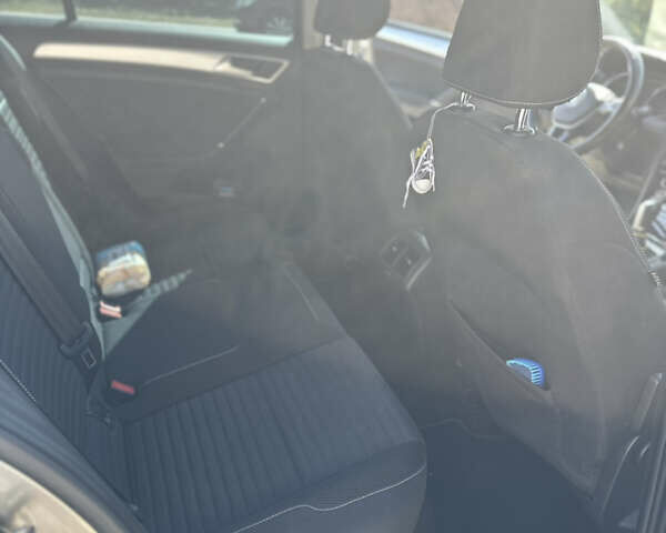 Серый Фольксваген Гольф, объемом двигателя 1.6 л и пробегом 288 тыс. км за 12200 $, фото 14 на Automoto.ua