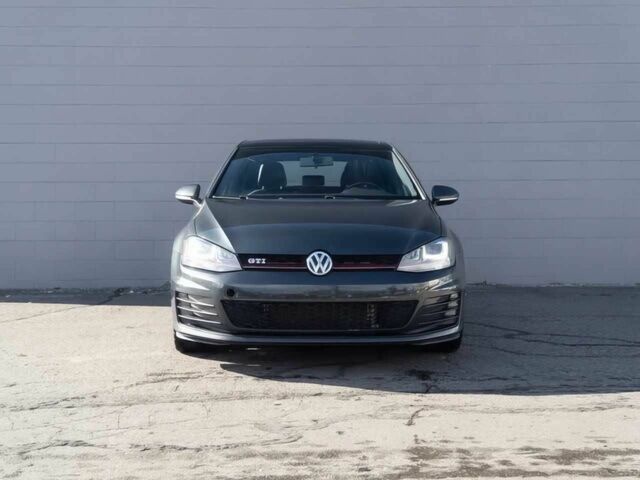 Серый Фольксваген Гольф, объемом двигателя 2 л и пробегом 73 тыс. км за 2800 $, фото 1 на Automoto.ua