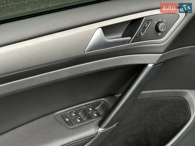 Сірий Фольксваген Гольф, об'ємом двигуна 1.8 л та пробігом 136 тис. км за 12500 $, фото 27 на Automoto.ua