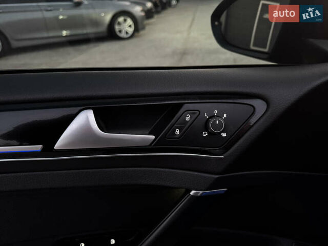 Серый Фольксваген Гольф, объемом двигателя 1.4 л и пробегом 228 тыс. км за 13750 $, фото 18 на Automoto.ua