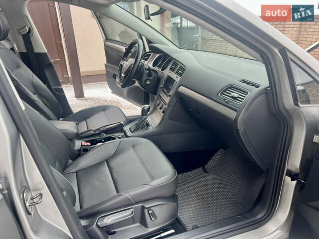 Серый Фольксваген Гольф, объемом двигателя 2 л и пробегом 209 тыс. км за 13333 $, фото 24 на Automoto.ua