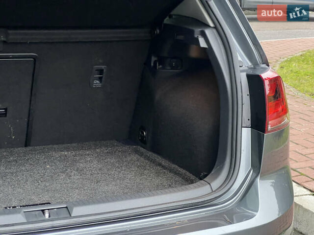 Сірий Фольксваген Гольф, об'ємом двигуна 1.8 л та пробігом 136 тис. км за 12500 $, фото 44 на Automoto.ua