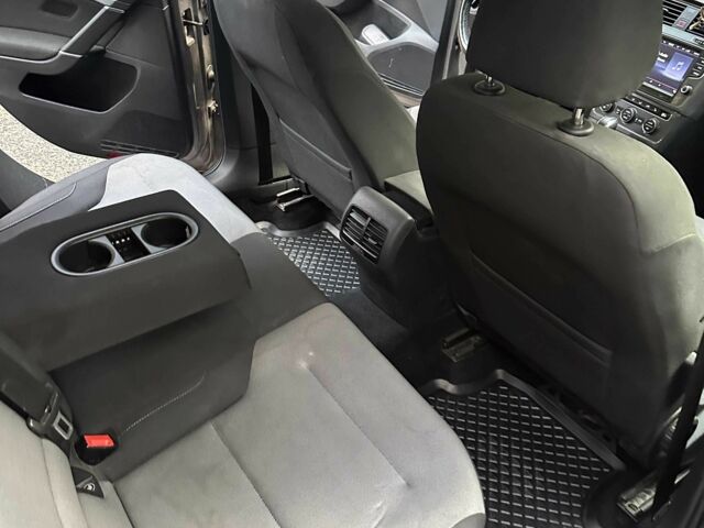 Серый Фольксваген Гольф, объемом двигателя 0 л и пробегом 167 тыс. км за 8900 $, фото 5 на Automoto.ua