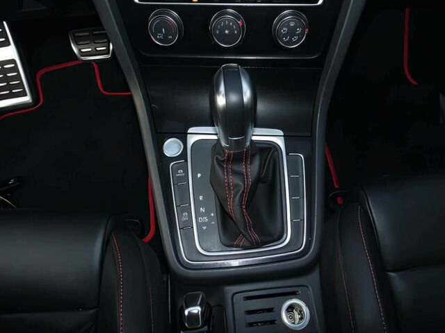 Серый Фольксваген Гольф, объемом двигателя 2 л и пробегом 71 тыс. км за 7400 $, фото 9 на Automoto.ua