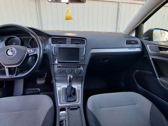 Серый Фольксваген Гольф, объемом двигателя 0 л и пробегом 166 тыс. км за 7400 $, фото 2 на Automoto.ua