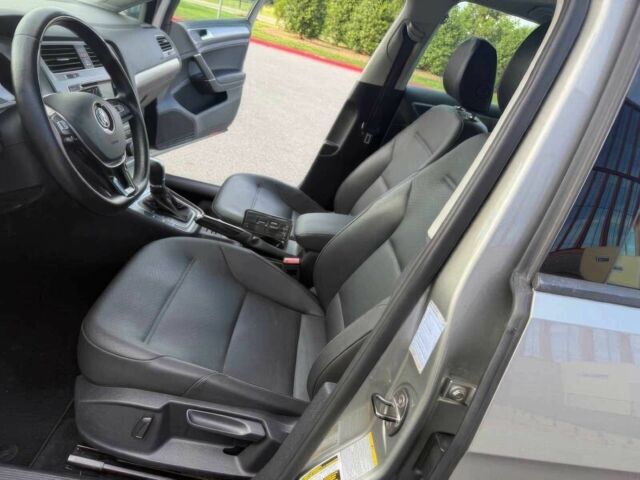 Серый Фольксваген Гольф, объемом двигателя 1.8 л и пробегом 70 тыс. км за 5000 $, фото 9 на Automoto.ua