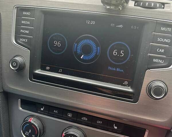 Серый Фольксваген Гольф, объемом двигателя 1.8 л и пробегом 150 тыс. км за 13900 $, фото 14 на Automoto.ua