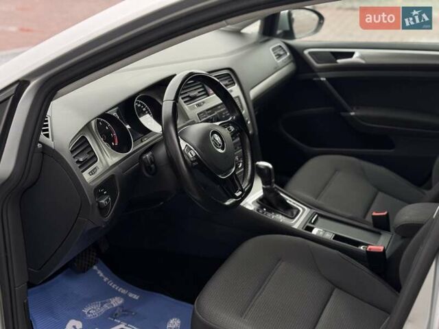 Серый Фольксваген Гольф, объемом двигателя 1.4 л и пробегом 104 тыс. км за 14990 $, фото 50 на Automoto.ua