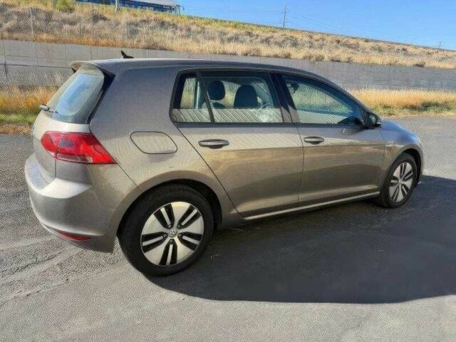 Серый Фольксваген Гольф, объемом двигателя 0 л и пробегом 119 тыс. км за 11000 $, фото 3 на Automoto.ua