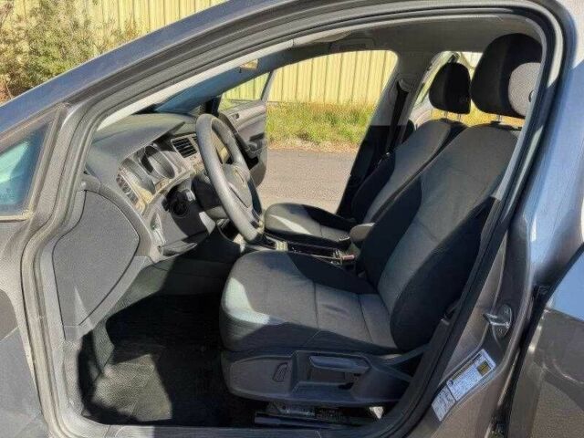 Серый Фольксваген Гольф, объемом двигателя 0 л и пробегом 119 тыс. км за 11000 $, фото 6 на Automoto.ua