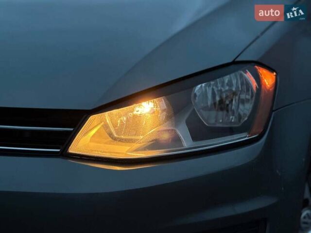 Серый Фольксваген Гольф, объемом двигателя 1.78 л и пробегом 217 тыс. км за 10000 $, фото 5 на Automoto.ua