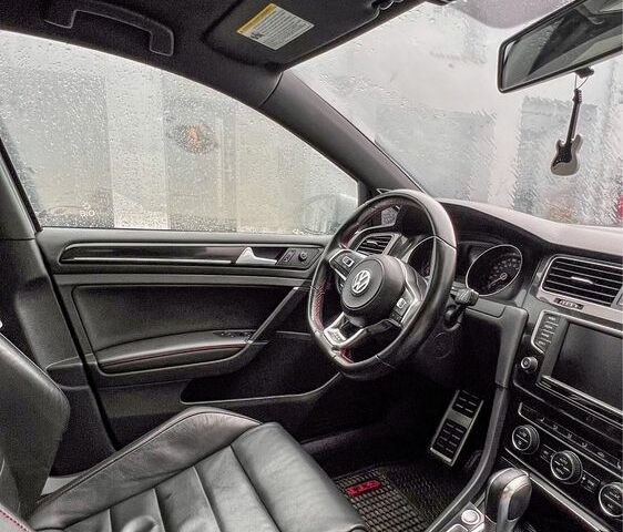 Серый Фольксваген Гольф, объемом двигателя 2 л и пробегом 120 тыс. км за 15999 $, фото 1 на Automoto.ua