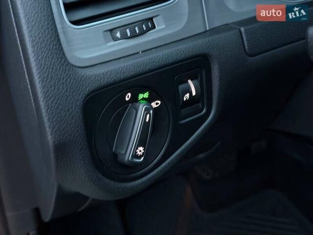 Серый Фольксваген Гольф, объемом двигателя 1.78 л и пробегом 217 тыс. км за 10000 $, фото 32 на Automoto.ua