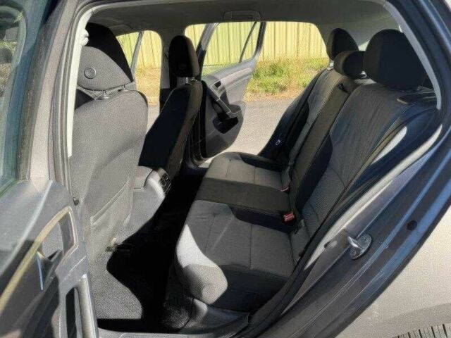 Серый Фольксваген Гольф, объемом двигателя 0 л и пробегом 119 тыс. км за 11000 $, фото 7 на Automoto.ua