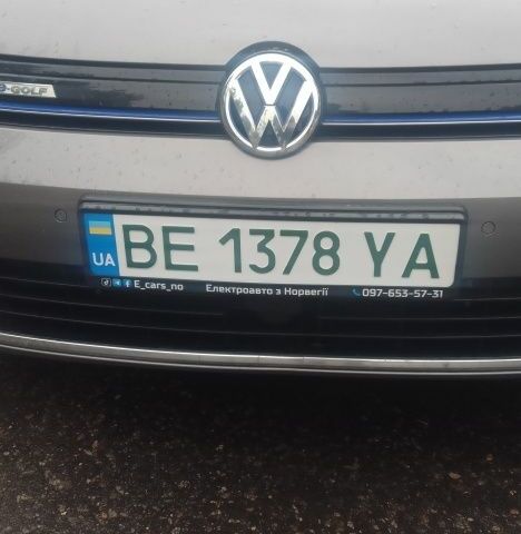 Серый Фольксваген Гольф, объемом двигателя 0 л и пробегом 130 тыс. км за 9300 $, фото 7 на Automoto.ua