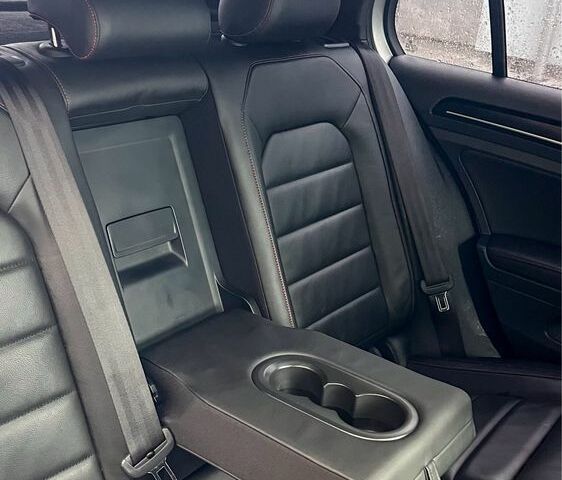 Серый Фольксваген Гольф, объемом двигателя 2 л и пробегом 120 тыс. км за 15999 $, фото 4 на Automoto.ua