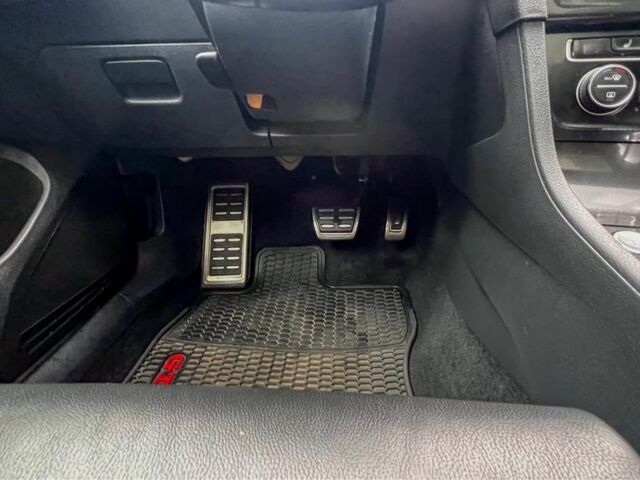 Серый Фольксваген Гольф, объемом двигателя 2 л и пробегом 120 тыс. км за 15999 $, фото 6 на Automoto.ua