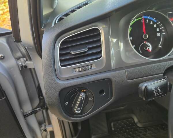 Серый Фольксваген Гольф, объемом двигателя 0 л и пробегом 69 тыс. км за 10800 $, фото 16 на Automoto.ua