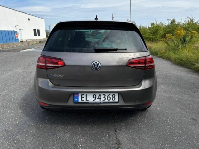 Серый Фольксваген Гольф, объемом двигателя 0 л и пробегом 130 тыс. км за 9300 $, фото 2 на Automoto.ua