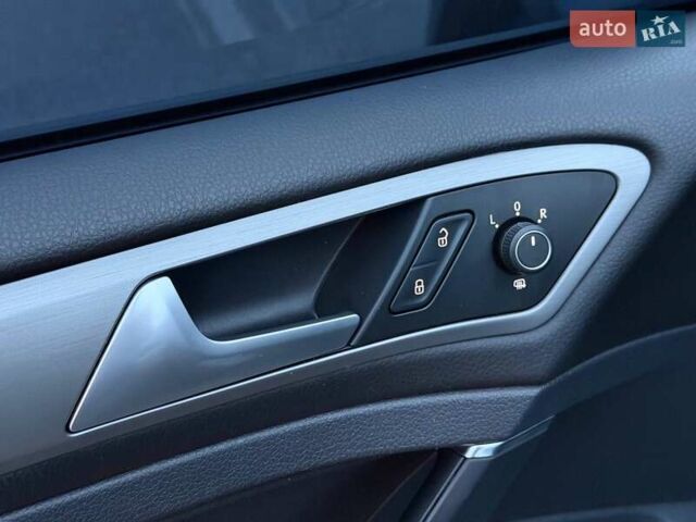 Серый Фольксваген Гольф, объемом двигателя 1.78 л и пробегом 217 тыс. км за 10000 $, фото 30 на Automoto.ua