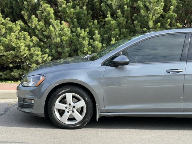 Серый Фольксваген Гольф, объемом двигателя 1.8 л и пробегом 136 тыс. км за 13500 $, фото 4 на Automoto.ua