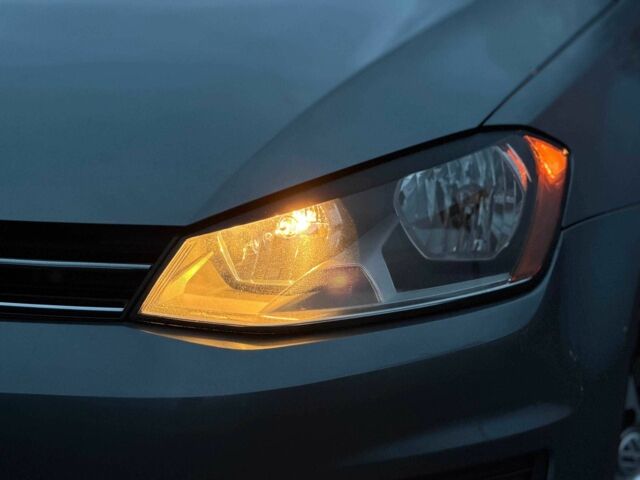 Сірий Фольксваген Гольф, об'ємом двигуна 1.8 л та пробігом 2 тис. км за 10000 $, фото 3 на Automoto.ua