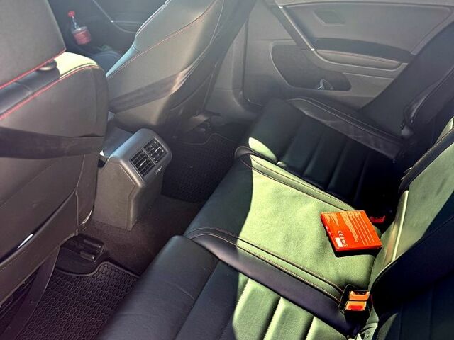 Серый Фольксваген Гольф, объемом двигателя 2 л и пробегом 264 тыс. км за 14800 $, фото 2 на Automoto.ua