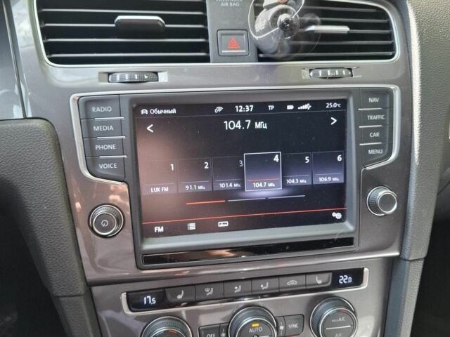 Сірий Фольксваген Гольф, об'ємом двигуна 0 л та пробігом 121 тис. км за 9700 $, фото 5 на Automoto.ua