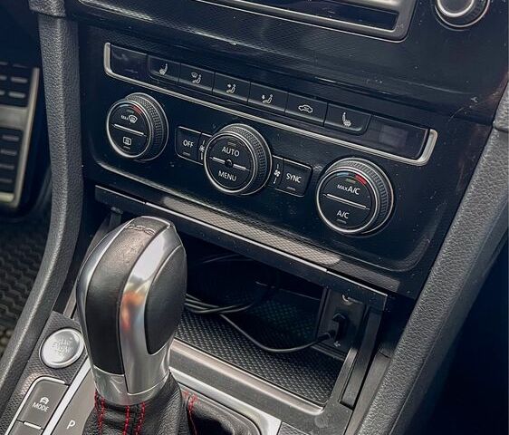 Серый Фольксваген Гольф, объемом двигателя 2 л и пробегом 120 тыс. км за 15999 $, фото 2 на Automoto.ua