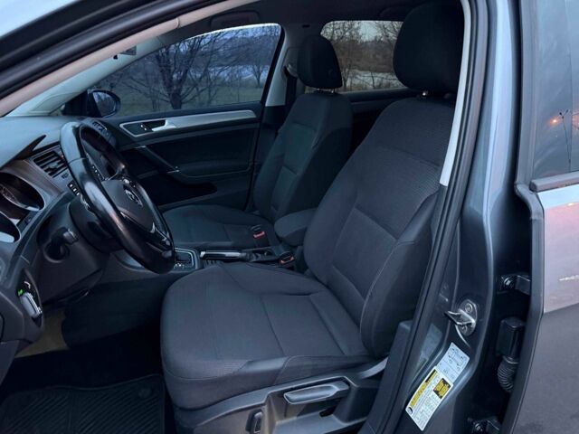 Сірий Фольксваген Гольф, об'ємом двигуна 1.8 л та пробігом 2 тис. км за 10000 $, фото 12 на Automoto.ua