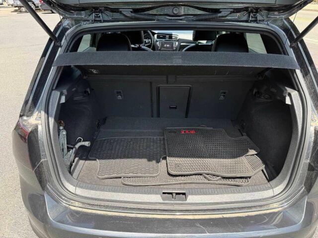 Серый Фольксваген Гольф, объемом двигателя 2 л и пробегом 76 тыс. км за 4500 $, фото 6 на Automoto.ua