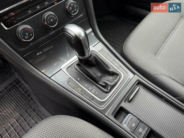 Серый Фольксваген Гольф, объемом двигателя 1.6 л и пробегом 234 тыс. км за 12300 $, фото 37 на Automoto.ua