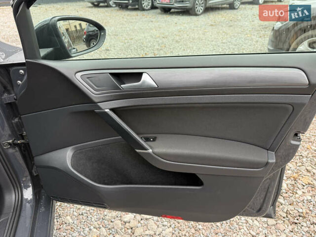 Серый Фольксваген Гольф, объемом двигателя 1.6 л и пробегом 234 тыс. км за 12300 $, фото 49 на Automoto.ua