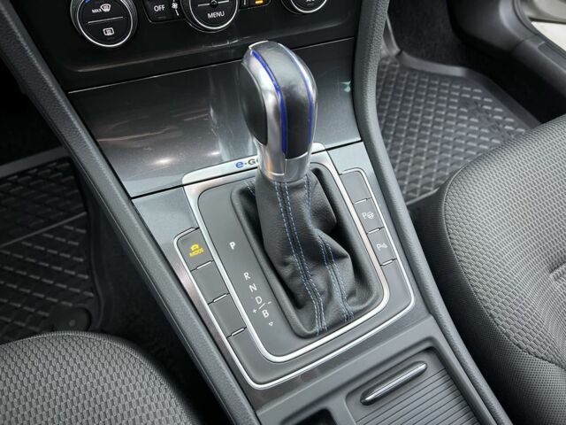 Сірий Фольксваген Гольф, об'ємом двигуна 0 л та пробігом 56 тис. км за 12900 $, фото 21 на Automoto.ua