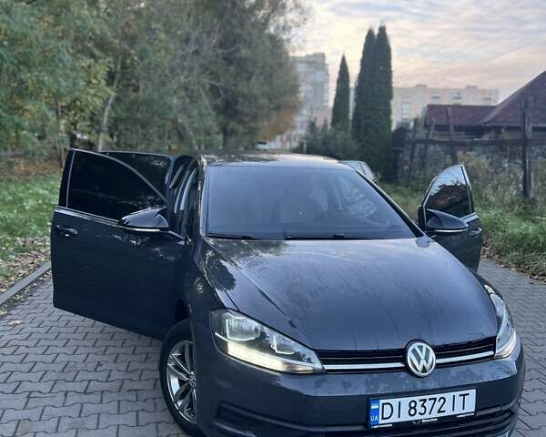 Фольксваген Гольф 2017 в Хмельницком на Automoto.ua Серый Фольксваген Гольф, объемом двигателя 1 л и пробегом 250 тыс. км за 12500 $, фото 3 на Automoto.ua