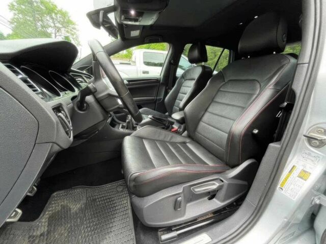 Серый Фольксваген Гольф, объемом двигателя 2 л и пробегом 63 тыс. км за 13000 $, фото 9 на Automoto.ua