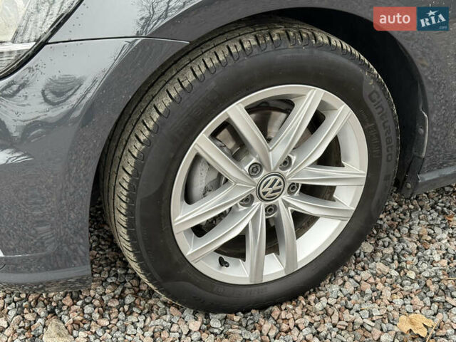 Серый Фольксваген Гольф, объемом двигателя 1.6 л и пробегом 234 тыс. км за 12300 $, фото 5 на Automoto.ua