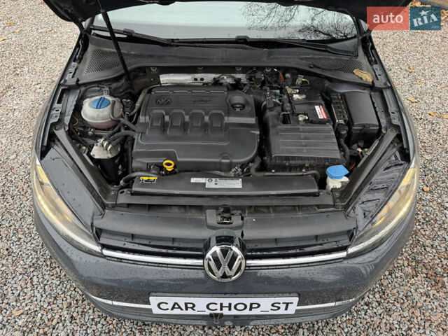 Серый Фольксваген Гольф, объемом двигателя 1.6 л и пробегом 234 тыс. км за 12300 $, фото 26 на Automoto.ua