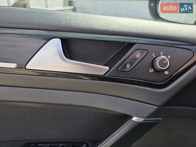 Фольксваген Гольф 2017 у Мукачеве на Automoto.ua Сірий Фольксваген Гольф, об'ємом двигуна 1.4 л та пробігом 189 тис. км за 17900 $, фото 37 на Automoto.ua